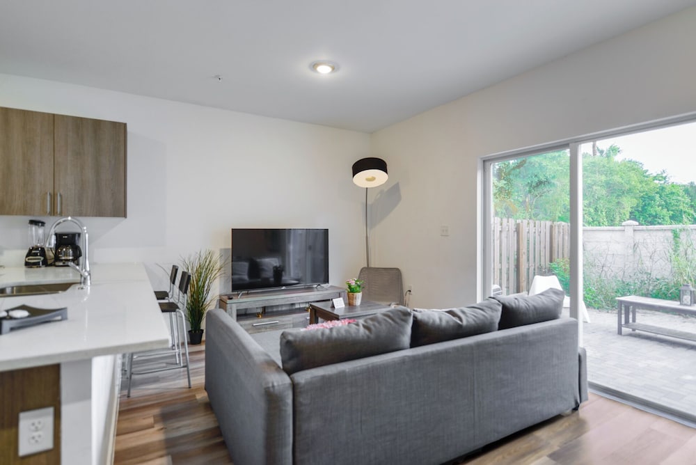 Stylish Townhouses by Design District