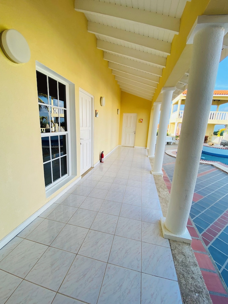 La Pura Vista Resort