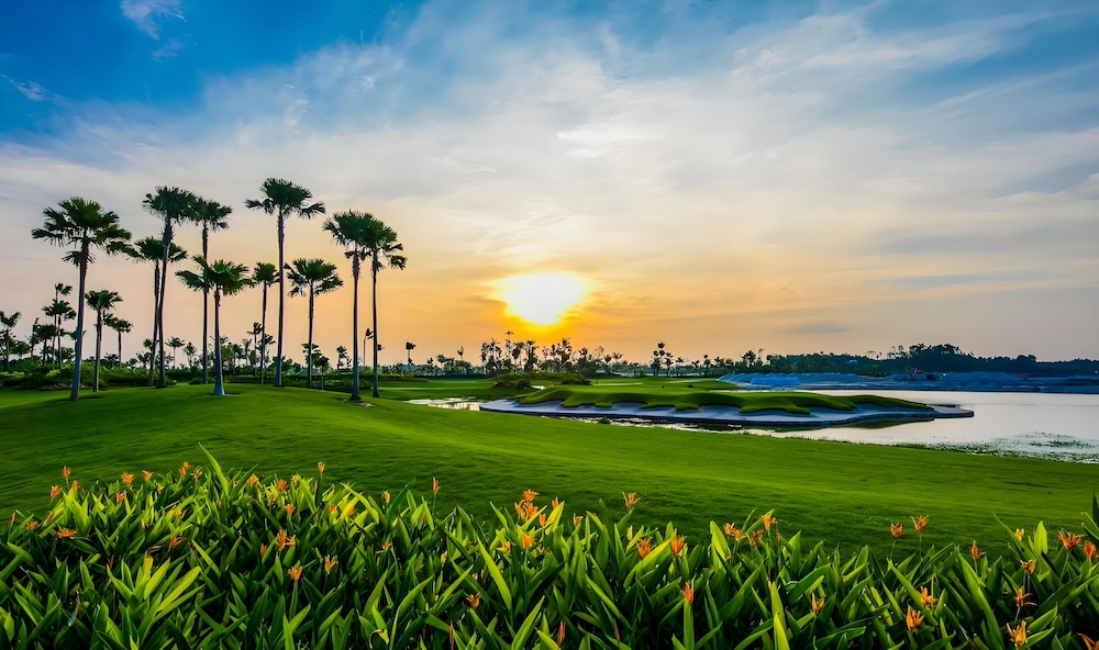 Forest City Golf Villa by A & Home Party