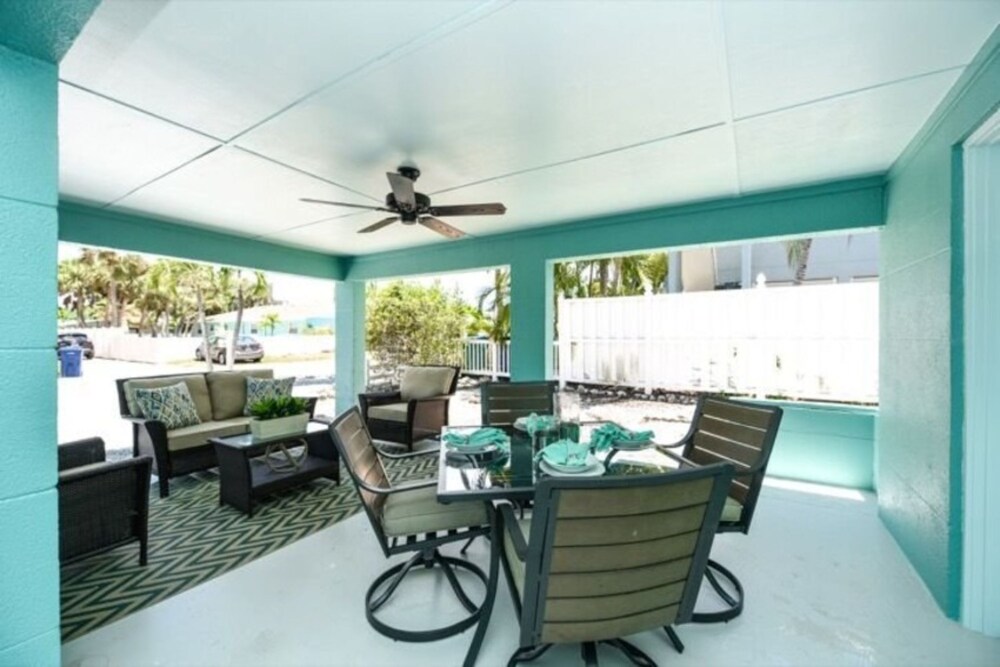 3706 Gulf Dr 2 Bedroom Home by RedAwning