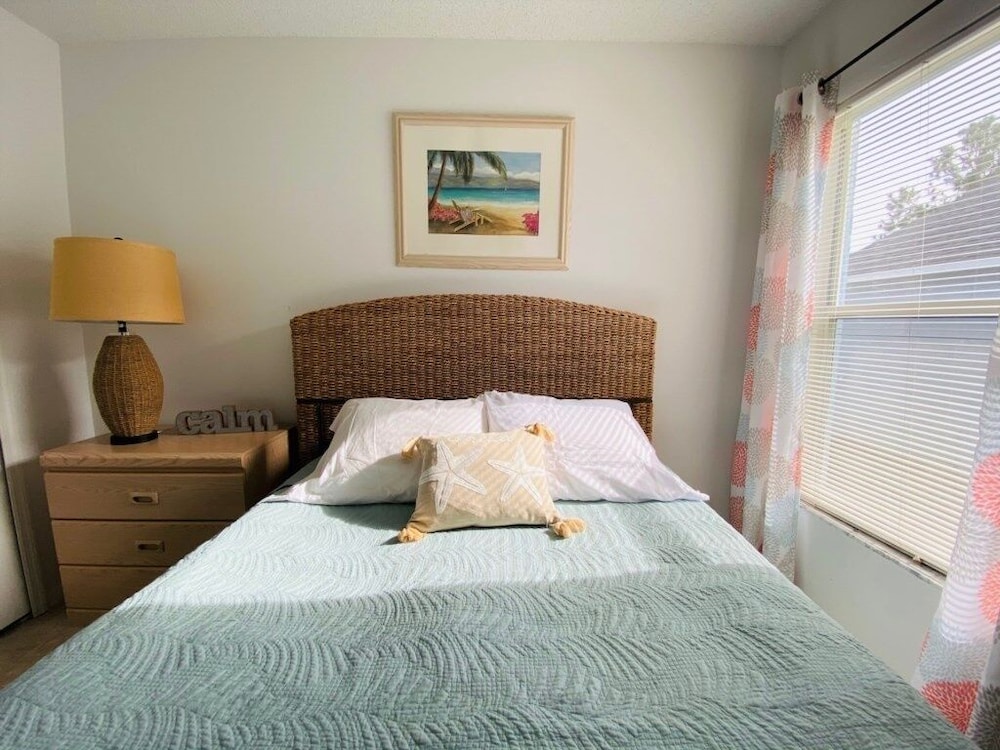 Southern Comfort Home In Southern Dunes Golf! 4 Bedroom Home by RedAwning view 5