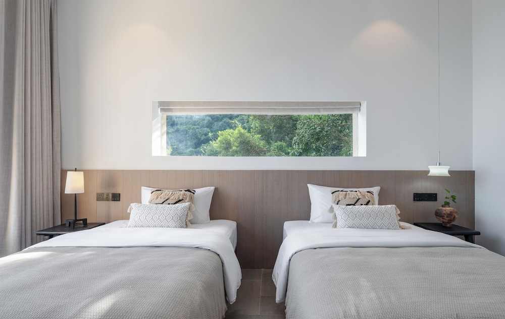 Miyue Shenzhen Tianlu Secret Wild Wizard Holiday Hotel