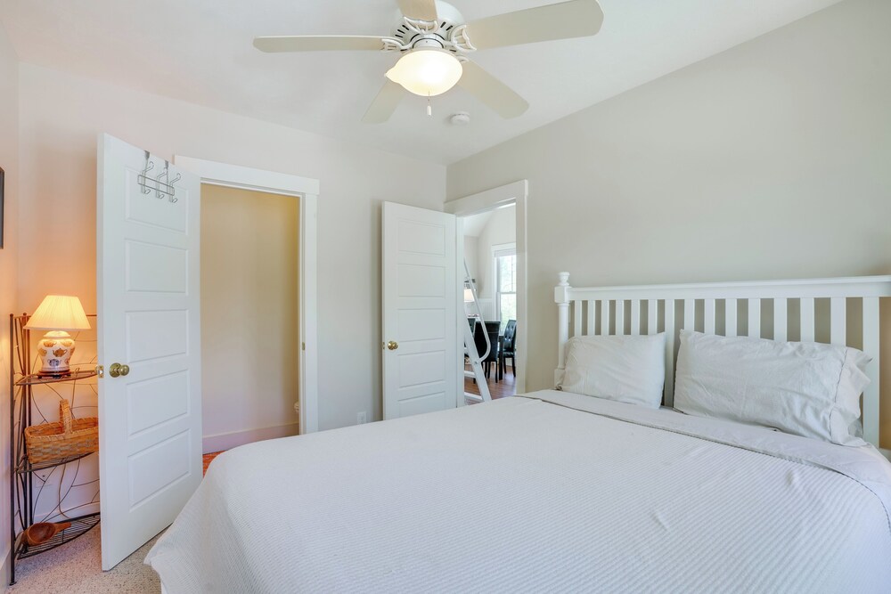 Lake Access & Pools: Sun-soaked Westford Cottage!