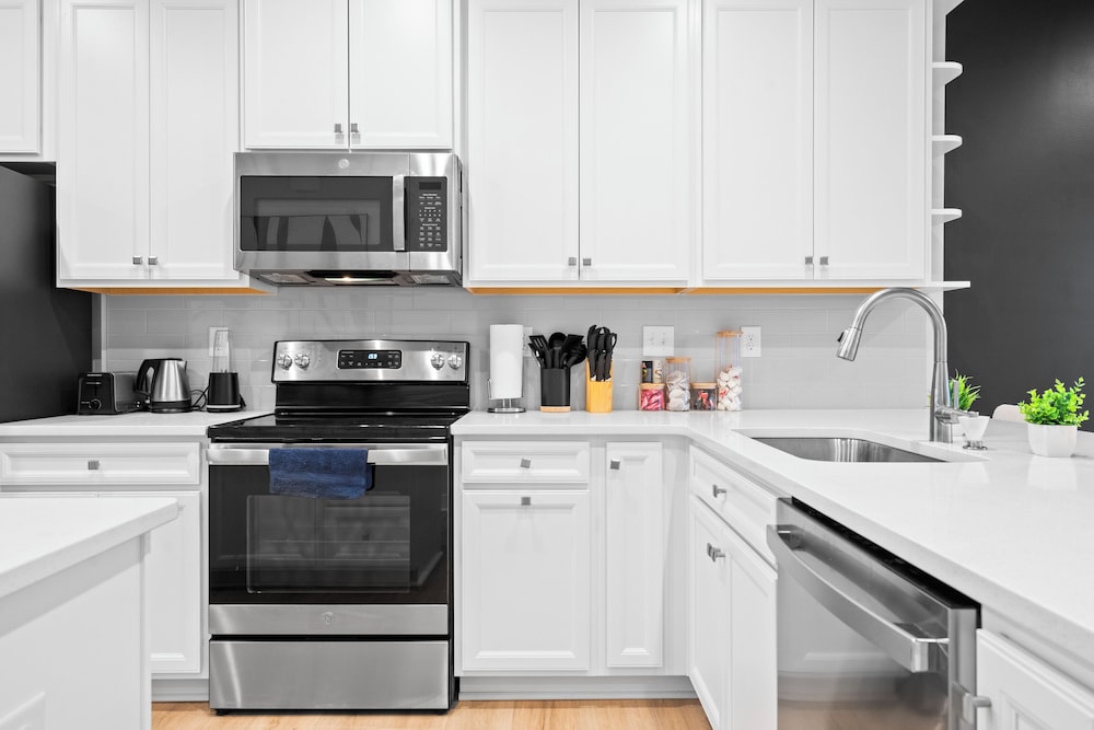 Luxe King 3BR Townhouse Uptown Charlotte