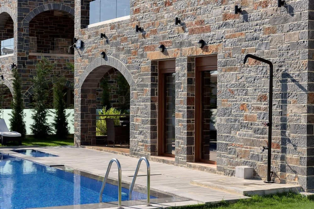 Turtulli Castle Stone Villa 1 - Private Pool Oasis