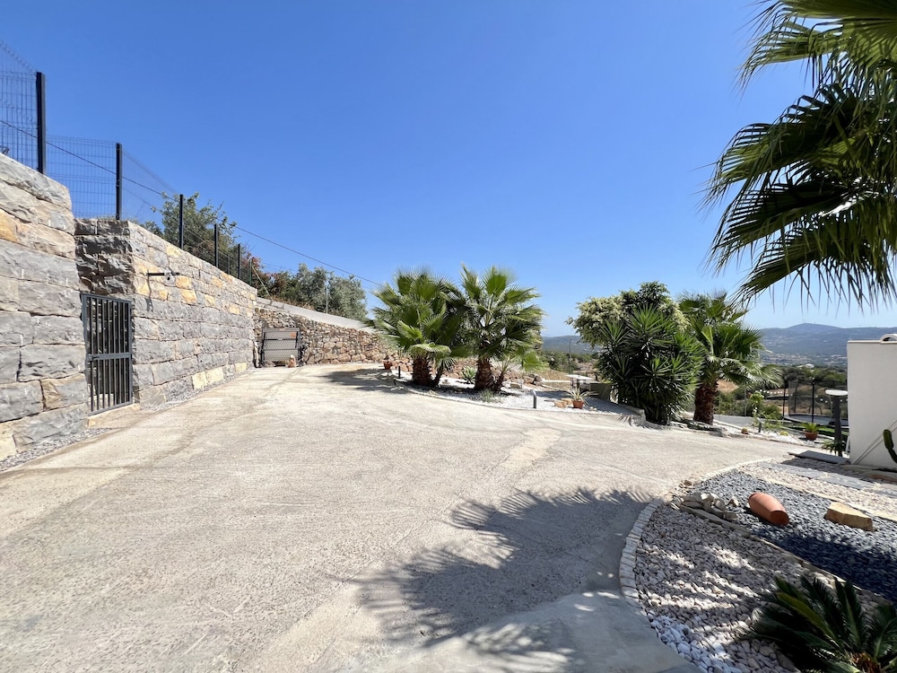 Algarve Premium Villa by Homing