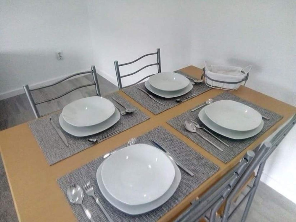 Villa - Sleeps 4 & Free Parking view 5