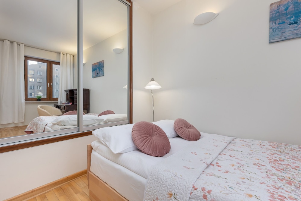 Apartment for Four in Warsaw by Renters view 3