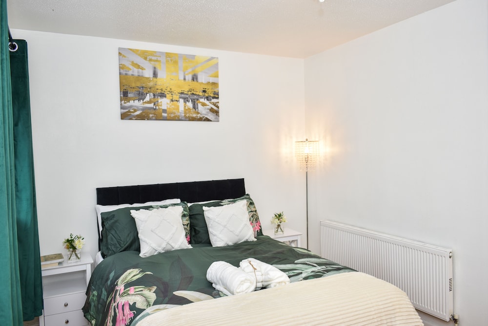 I Luv London Too! 1bed Stunnin Home Sleeps 3!