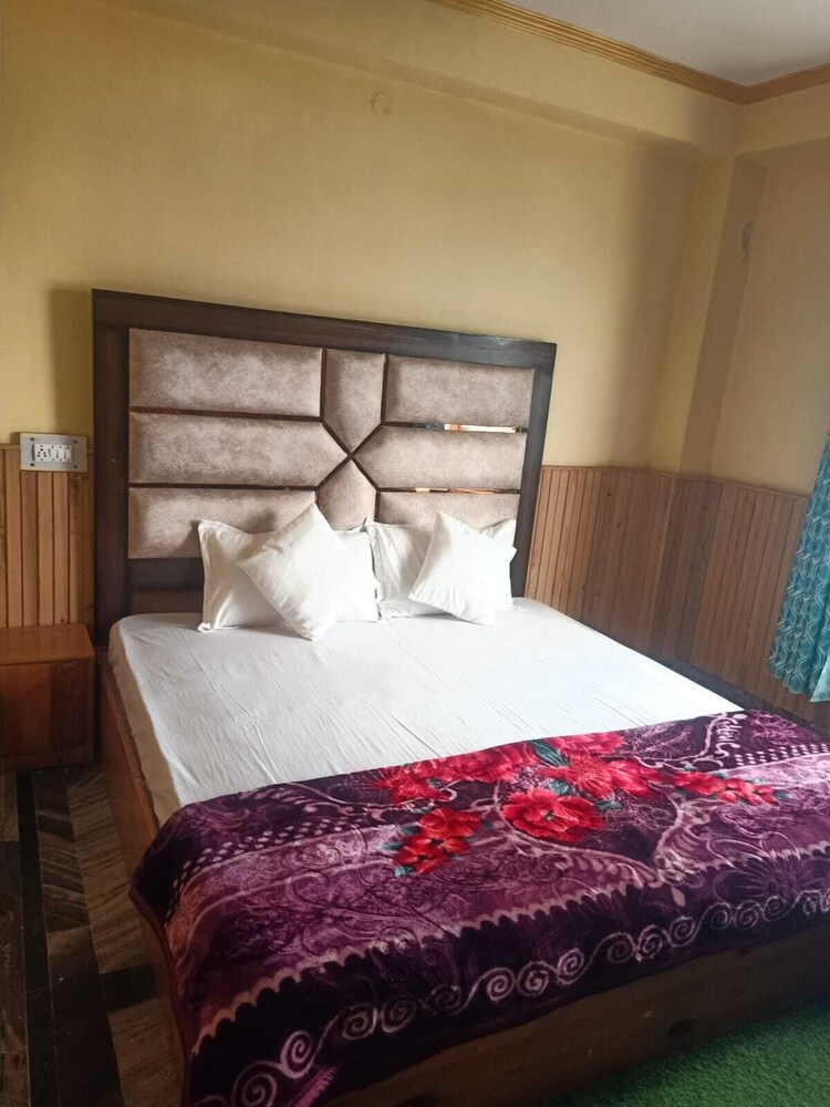 Varindavan Hotel & Restaurant
