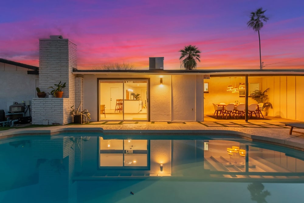 The Melrose ASU Pool Workspace Firepit
