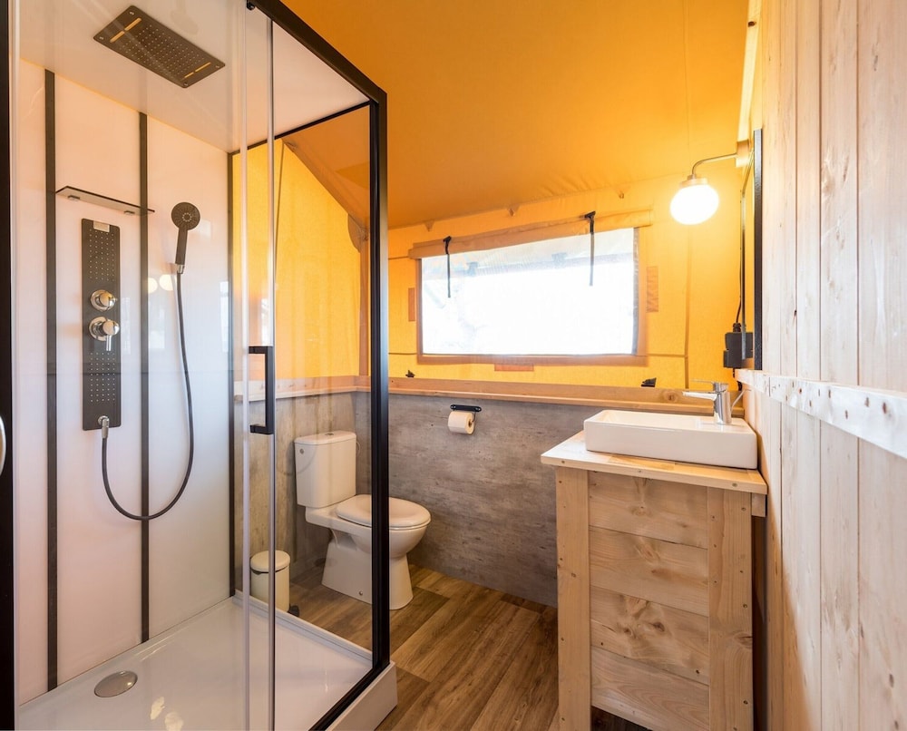 Cozy 5-person Glamping Tent in Ardennes