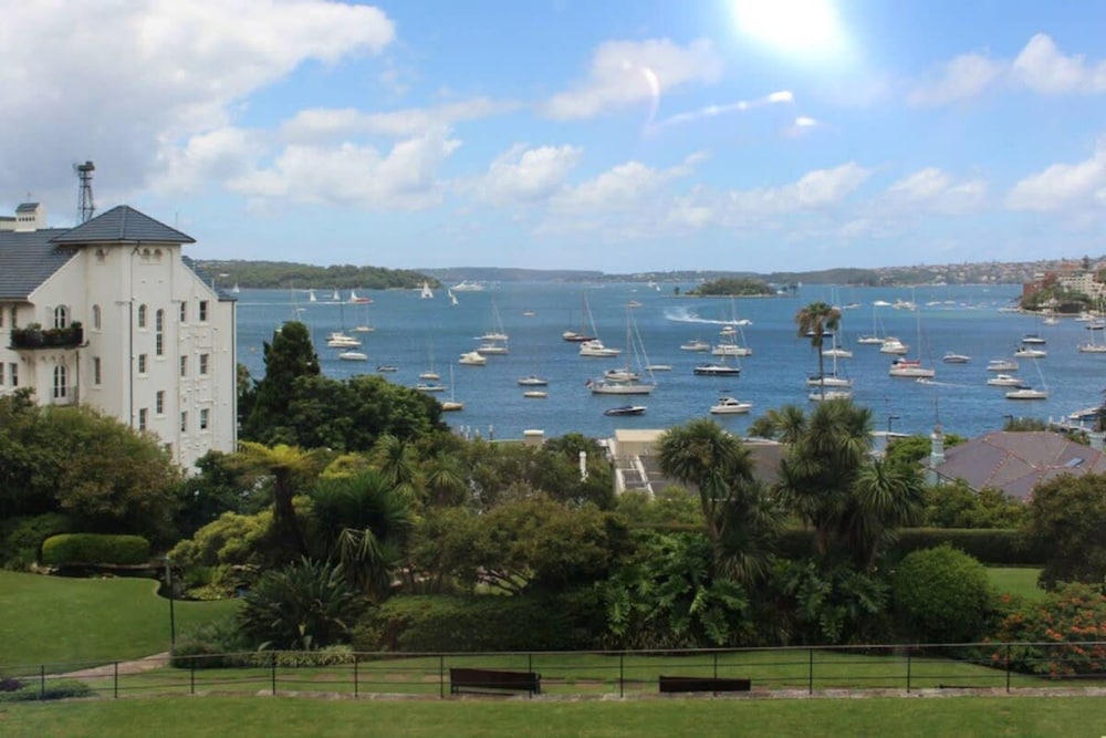 Elizabeth Bay Home With a View Rooftop Pool