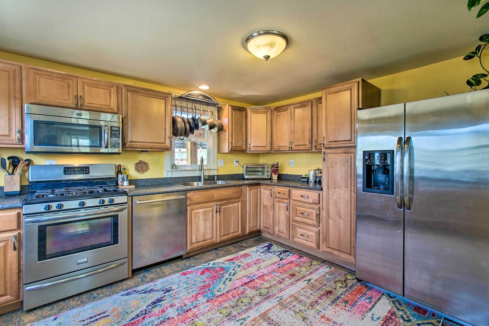 Patio, Grill & Yard: Cozy Denver Abode!
