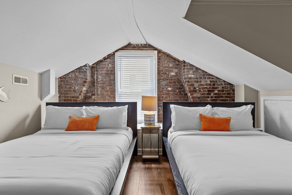 St Louis Vacations - Alluring City Escape Right JZ Vacation Rentals - Property Image 29