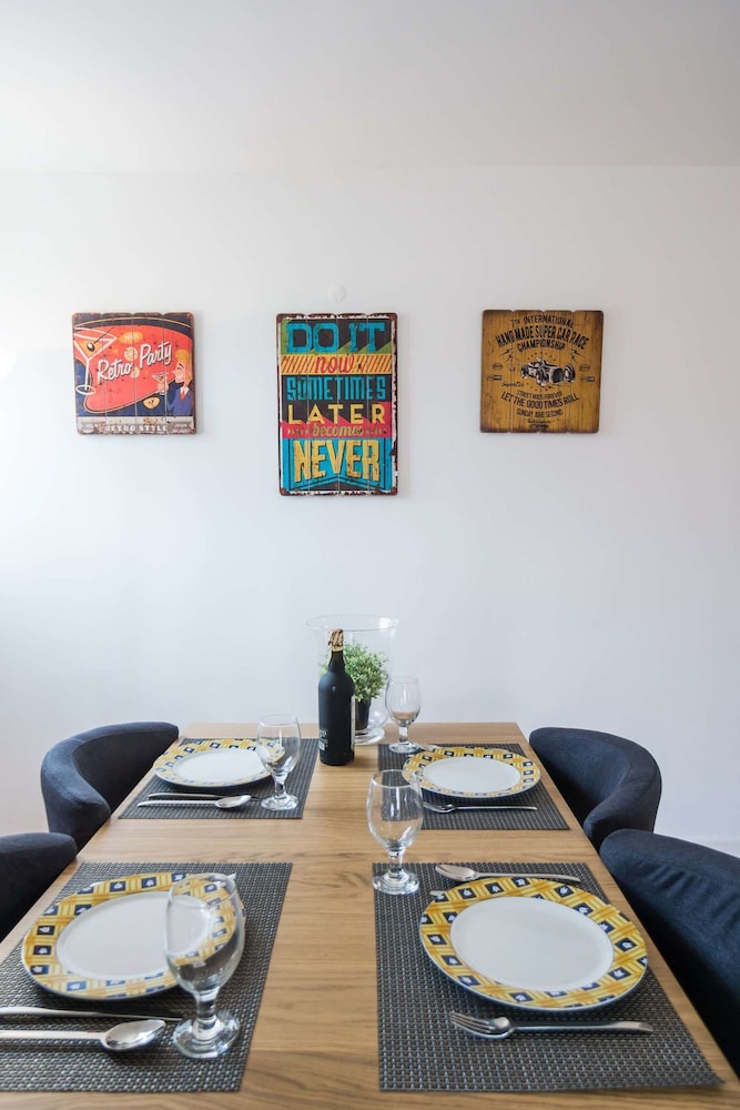 Comfortable and Trendy Lisbon Apartment