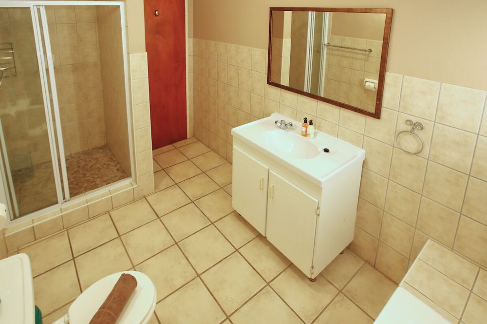 Tasties' Langebaan 8 Sleeper