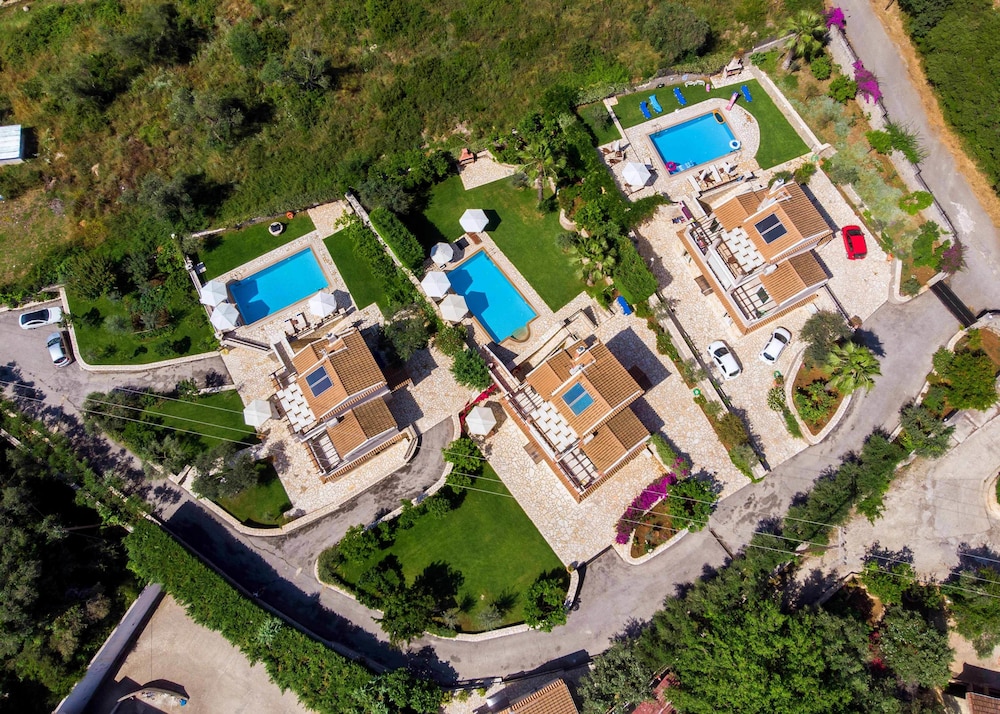 Il Tesori Dassia Villas