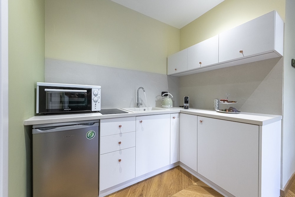 Ipelhome Plaka Boutique Apartments