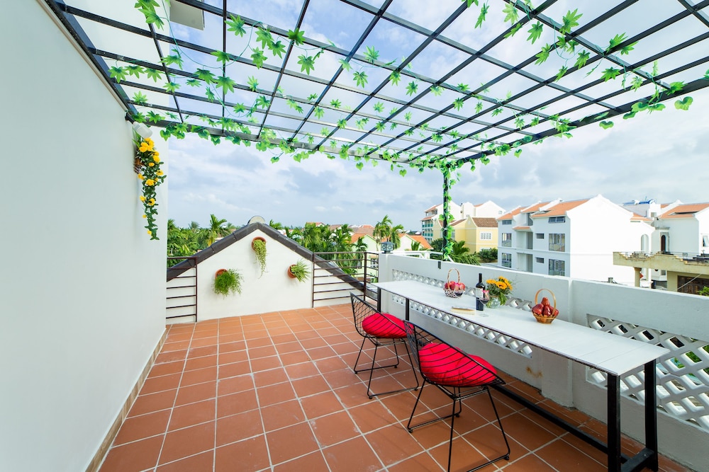Nhu Y Homestay