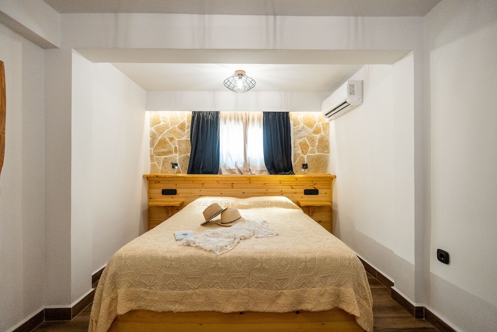Mathraki Resort