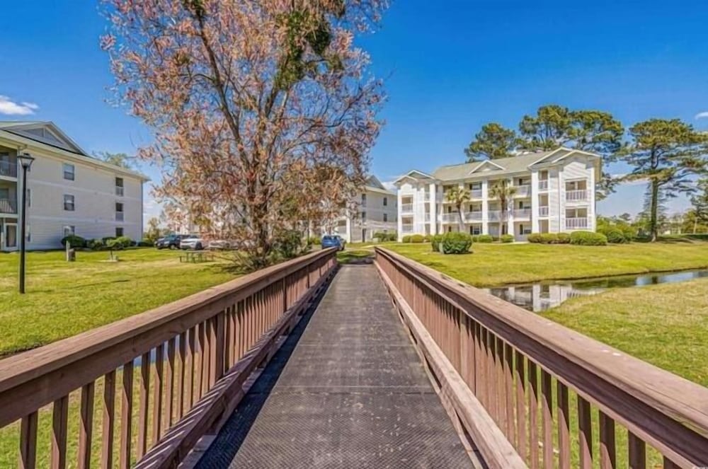 River Oaks 28g 2 Bedroom Condo