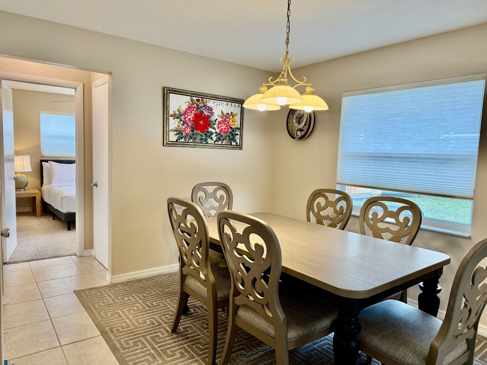 Cozy 4 Bedroom Home on Merritt Island