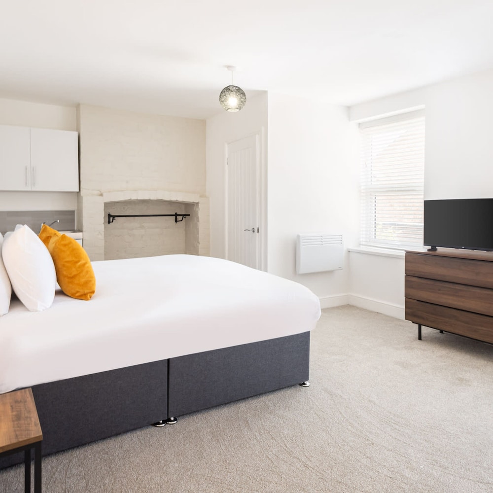 Host Stay Clifton Studio 3 view 5