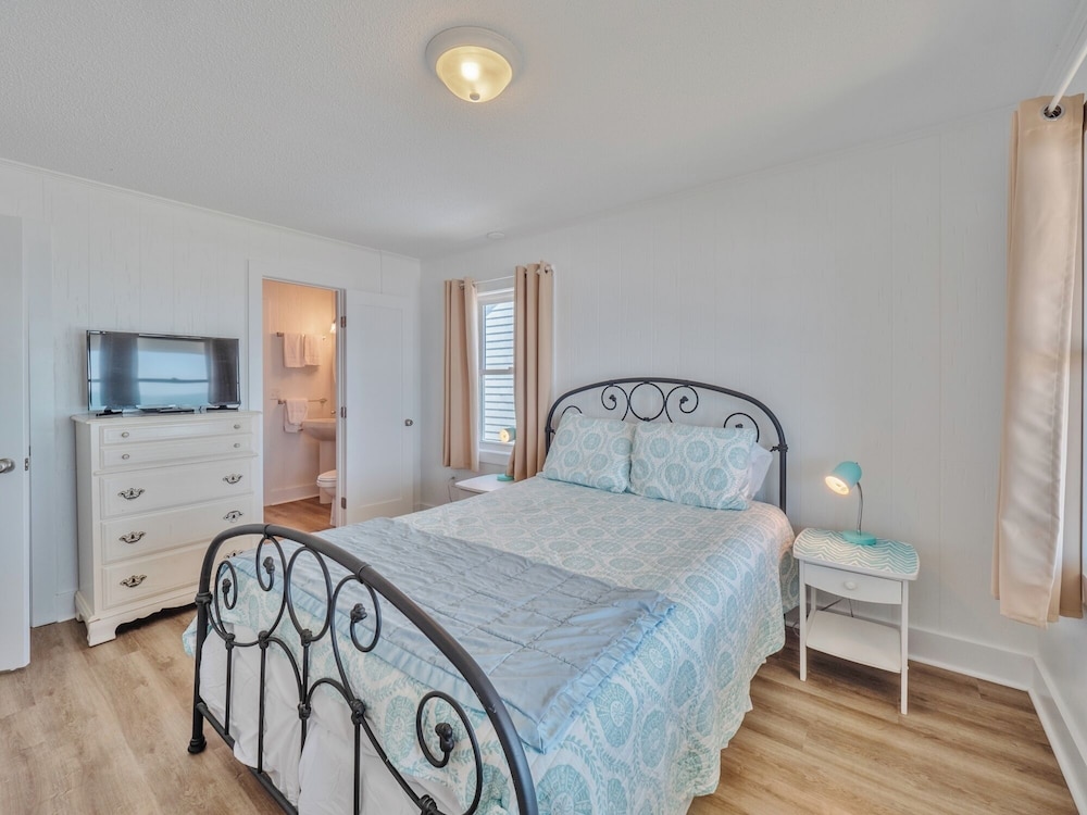 Walking on Sunshine by Topsail Realty