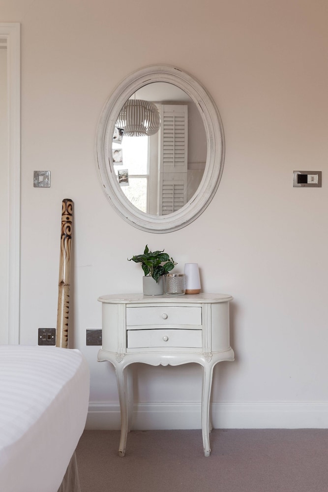 Oakley Street VII by Onefinestay