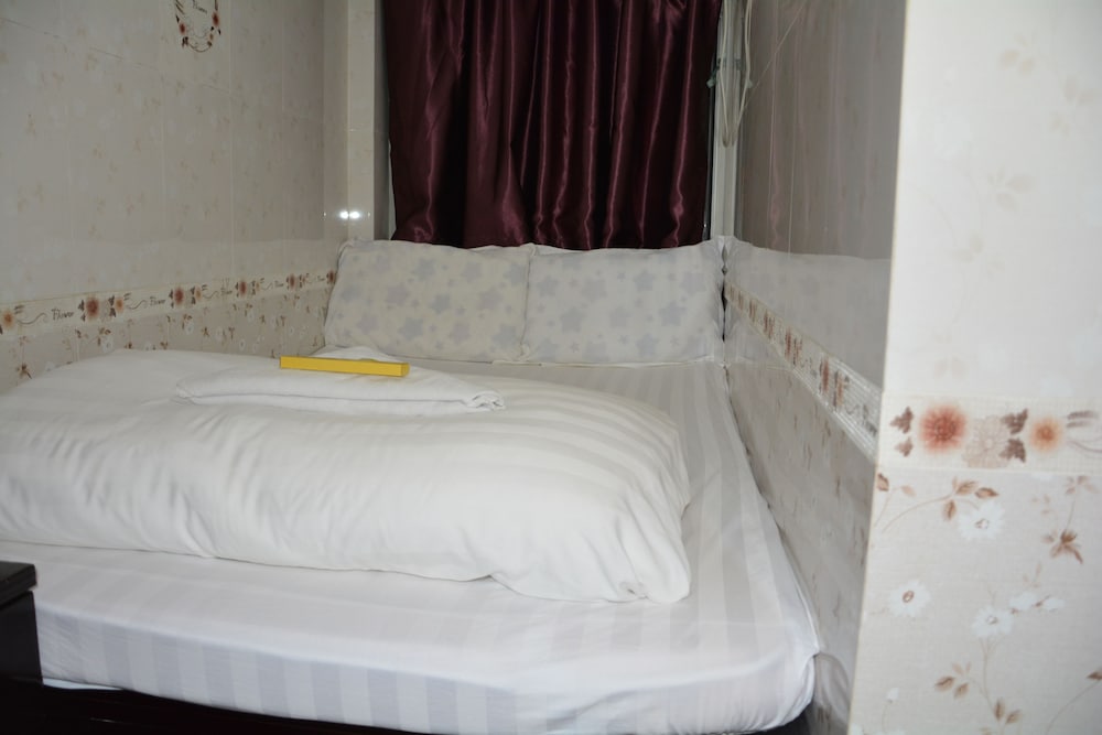 Everest Hostel