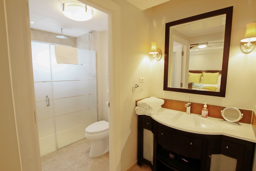 Stunning Beachfront 2-Bed Condo with Pool - Ocean One 204 by BSL Rentals