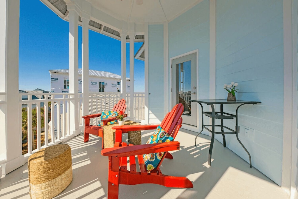 30A Emerald Waters by Avantstay Pool + Bikes + Bonfires