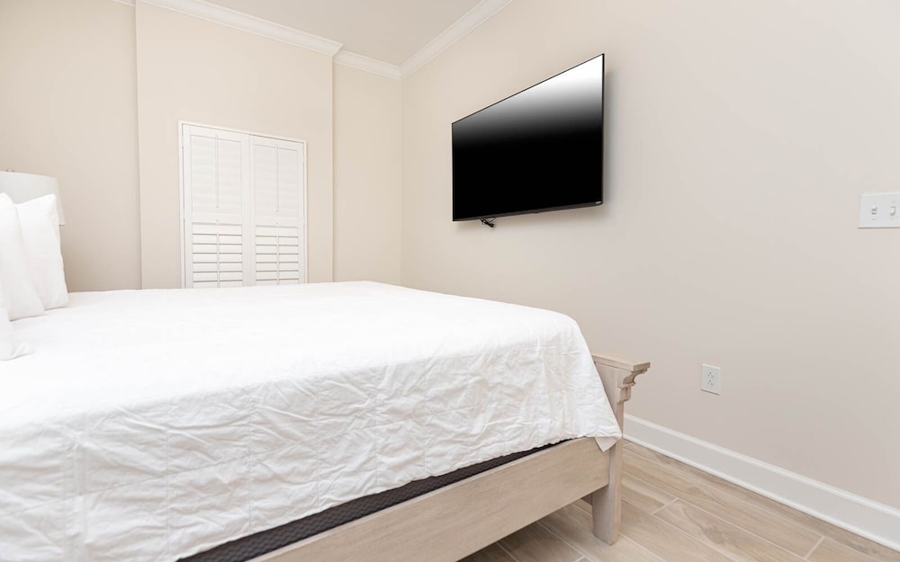 Phoenix Gulf Towers 602 2 Bedroom Condo view 4