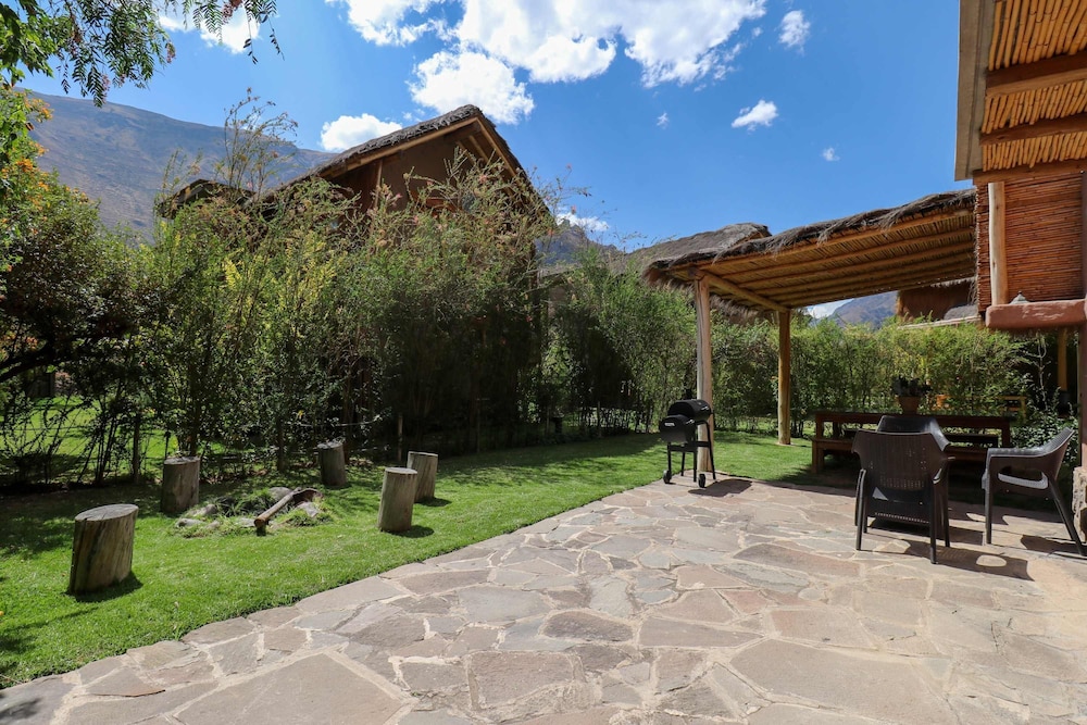 w Prestigious 3BR House in Villa Sagrado