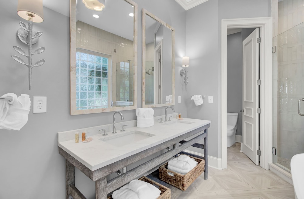 114 Ocean Boulevard by Avantstay Beachfront Infinity Pool Basketball Court Recently Renovated