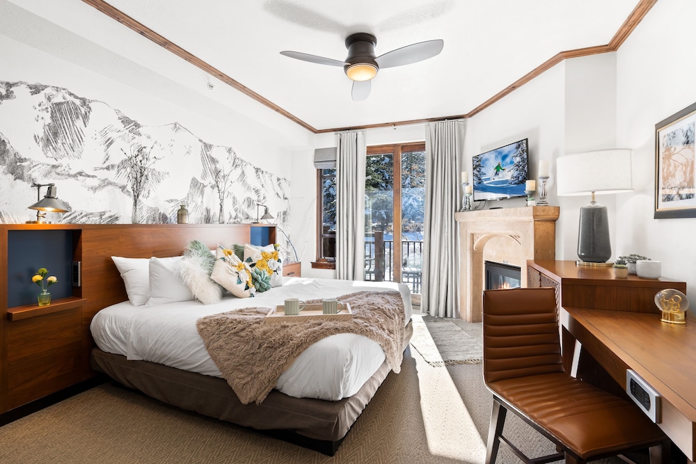 Calming Canyons Ski-in/ski-out Luxe Penthouse view 5