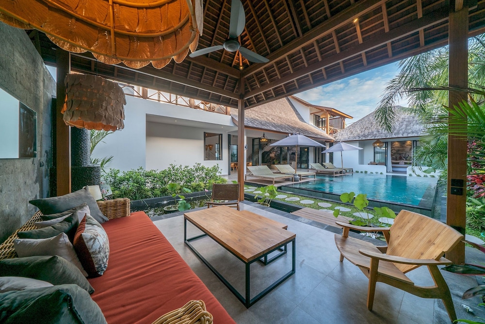 Villa Nusantara 5 by Alfred in Bali - Promo Luxury 4BD Pool Villa Pererenan Beach Caggu