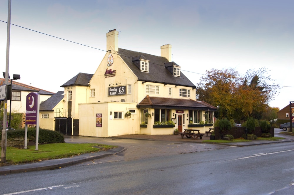 Premier Inn Macclesfield South West 5