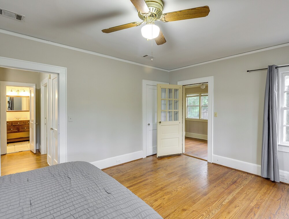 Peaceful Townhome: 2 Mi to Downtown Montgomery!