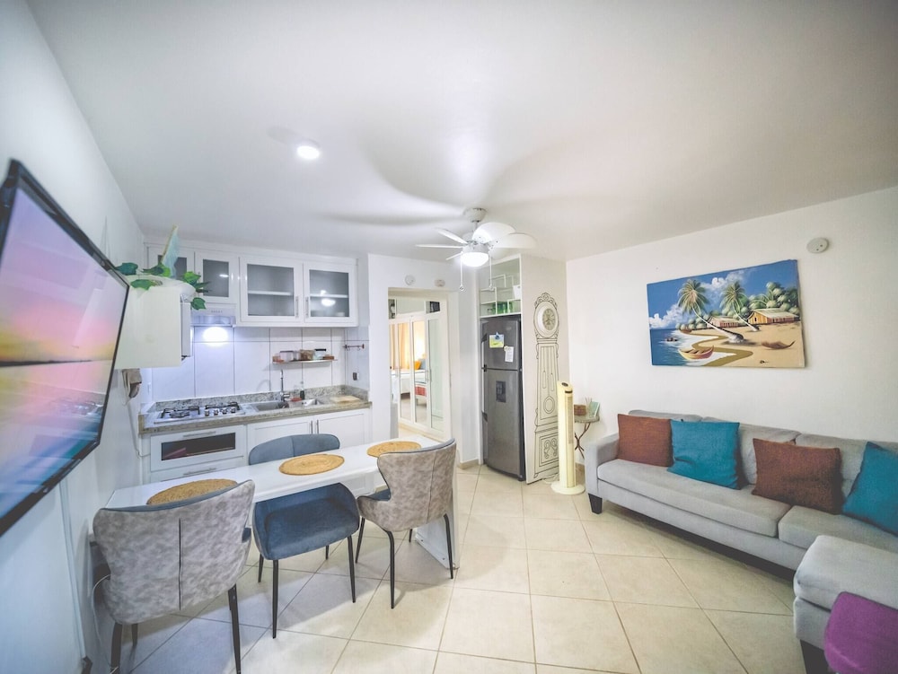 Central 1BR APT - 1 Minute Walking From Rumba