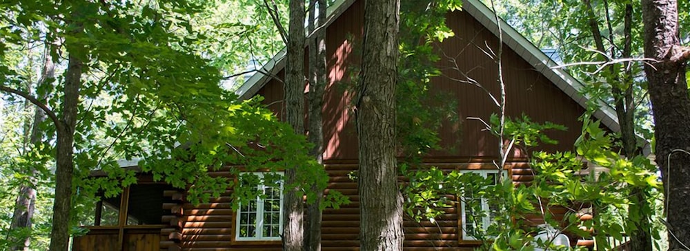 Fifth Lake Cottages