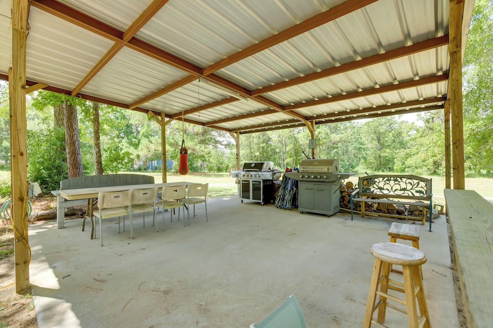 Outdoor Entertainment Areas: Cleveland Cottage