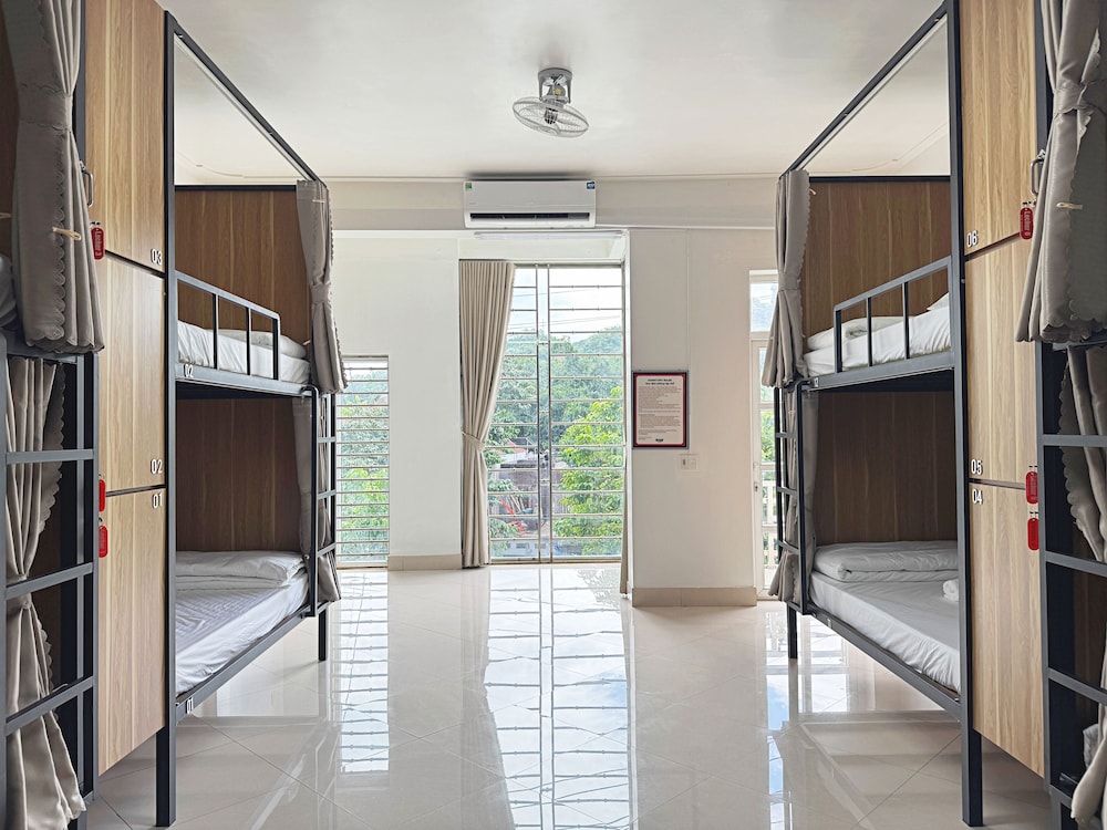 RAW Hostel - Tour & Motorbikes Rental