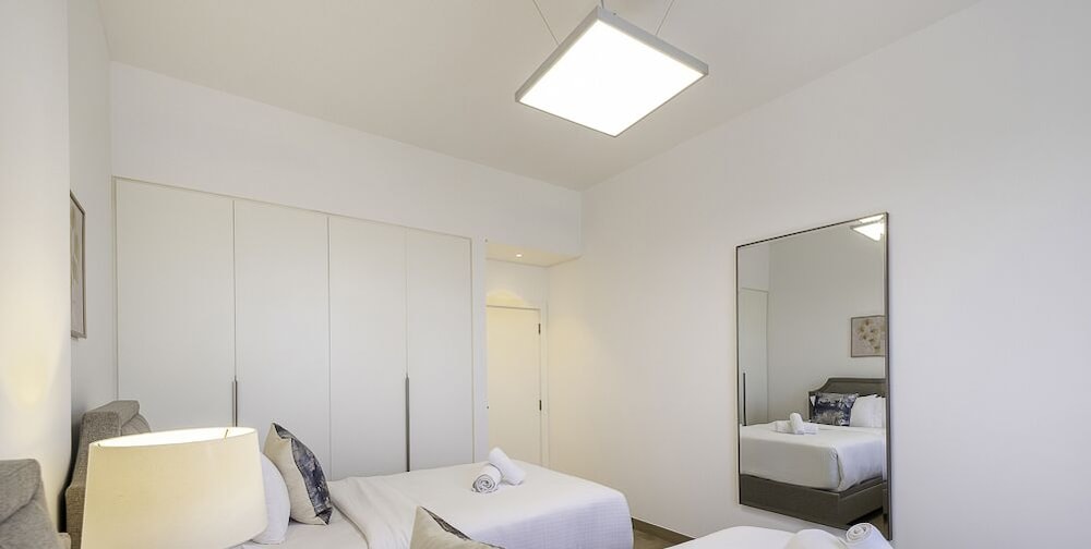 LUX The Elegant Sea View Suite