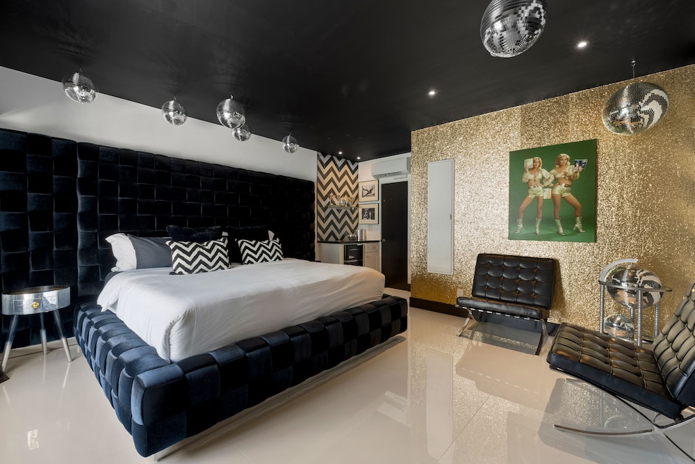 Palm Springs Vacations - The Velvet Rope - Property Image 4