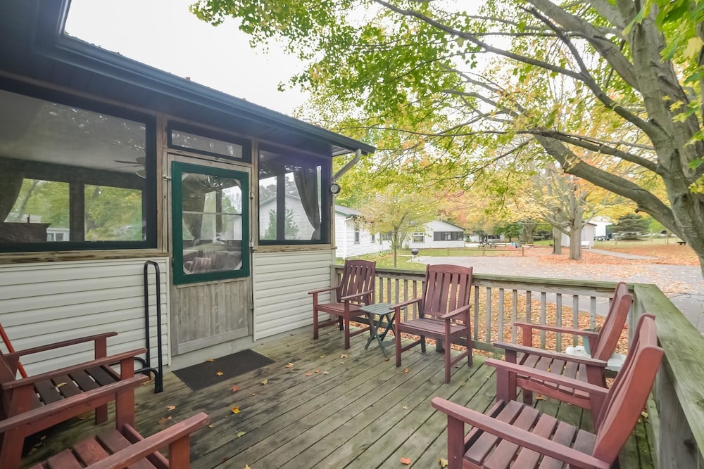 Goshorn Lake Cottages