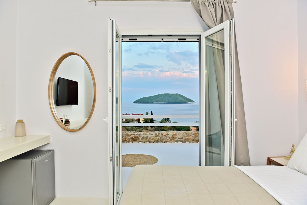 Natura Luxury Villas