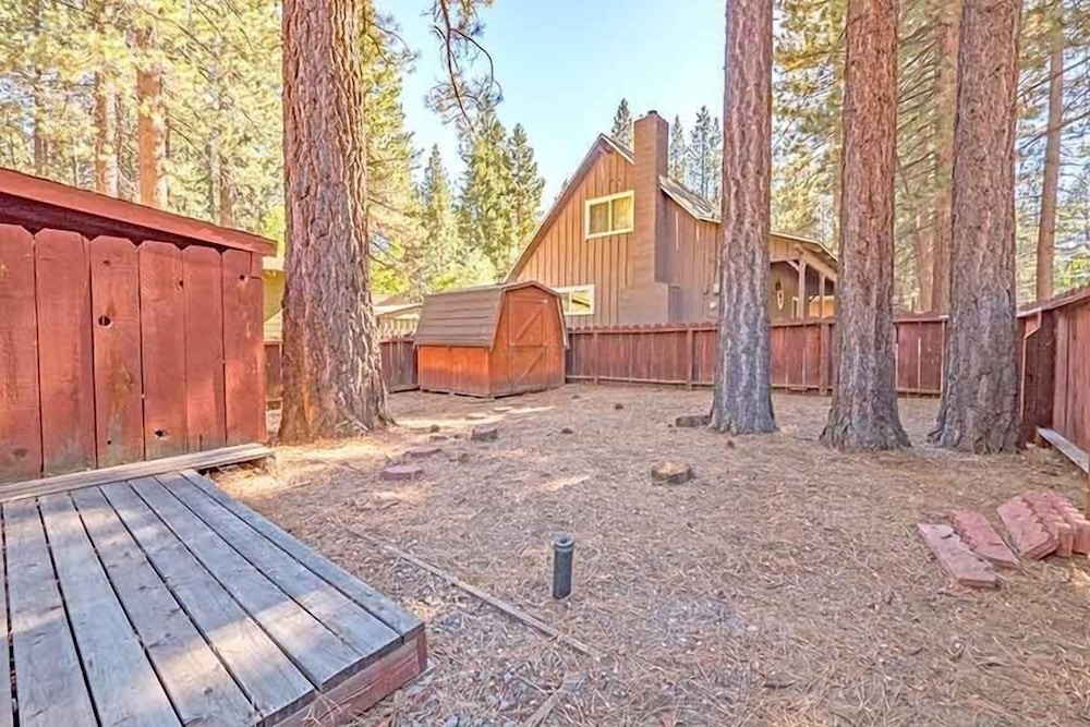 1198 Carson Avenue 1 Bedroom Cabin by RedAwning