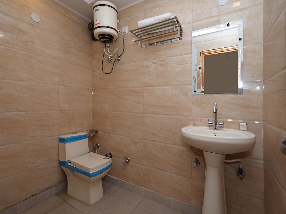 OYO 10558 Hotel Qlark